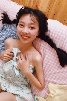 体育老师c渺渺单杠小说